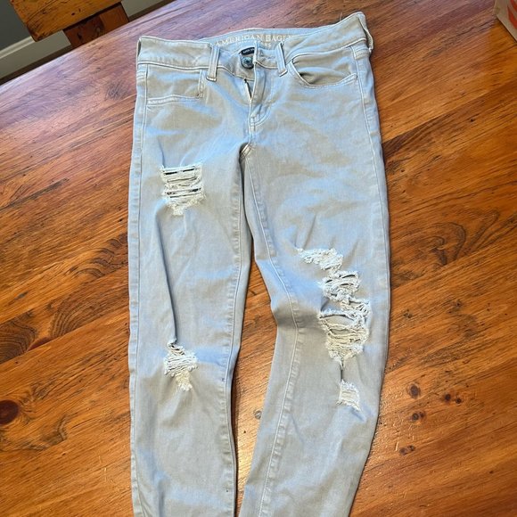 EUC AEO Light Ripped Super Stretch Jeggings Sz 2 Regular - Picture 1 of 6